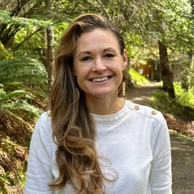 Samantha Gayfer, Resident