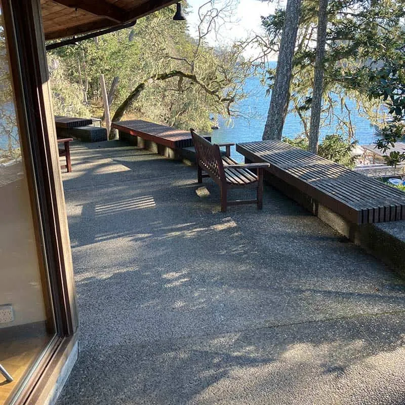 dining-hall-patio-02